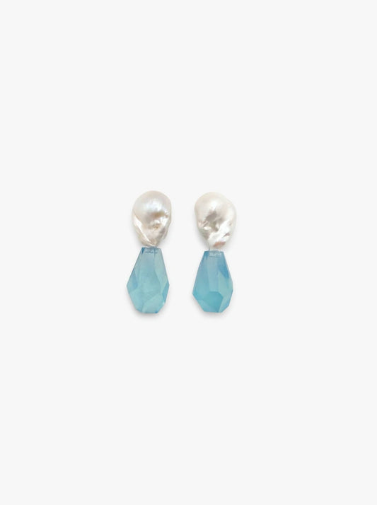 Earclips: aquamarine, baroque pearl