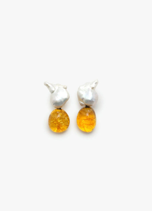 Earring: baroque pearl, citrine