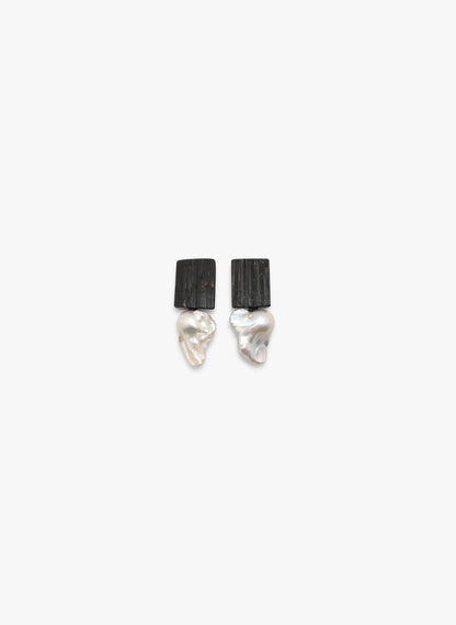 Earring: baroque pearl, tourmaline