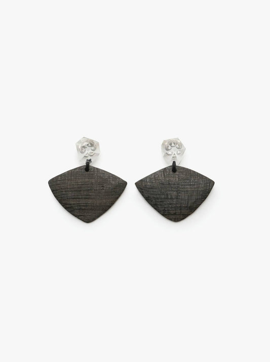 Stud earrings: mountain crystal, oak