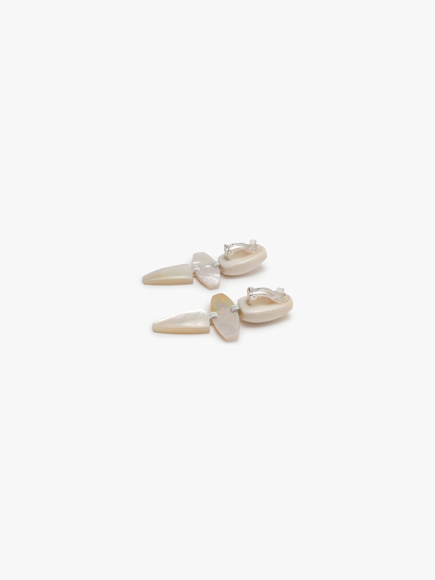 Earring: mother of pearl, bone