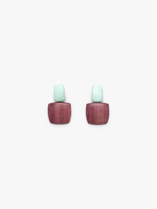 Earrings: amarant, chrysoprase