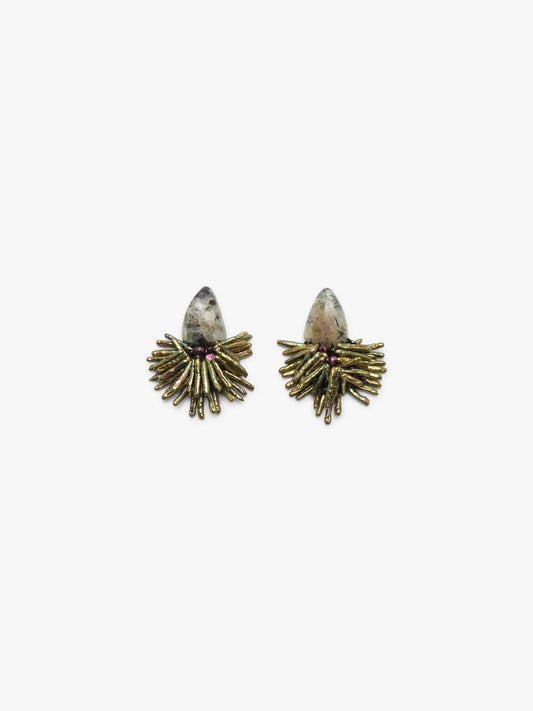 Earrings: prehnite, freshwater pearls