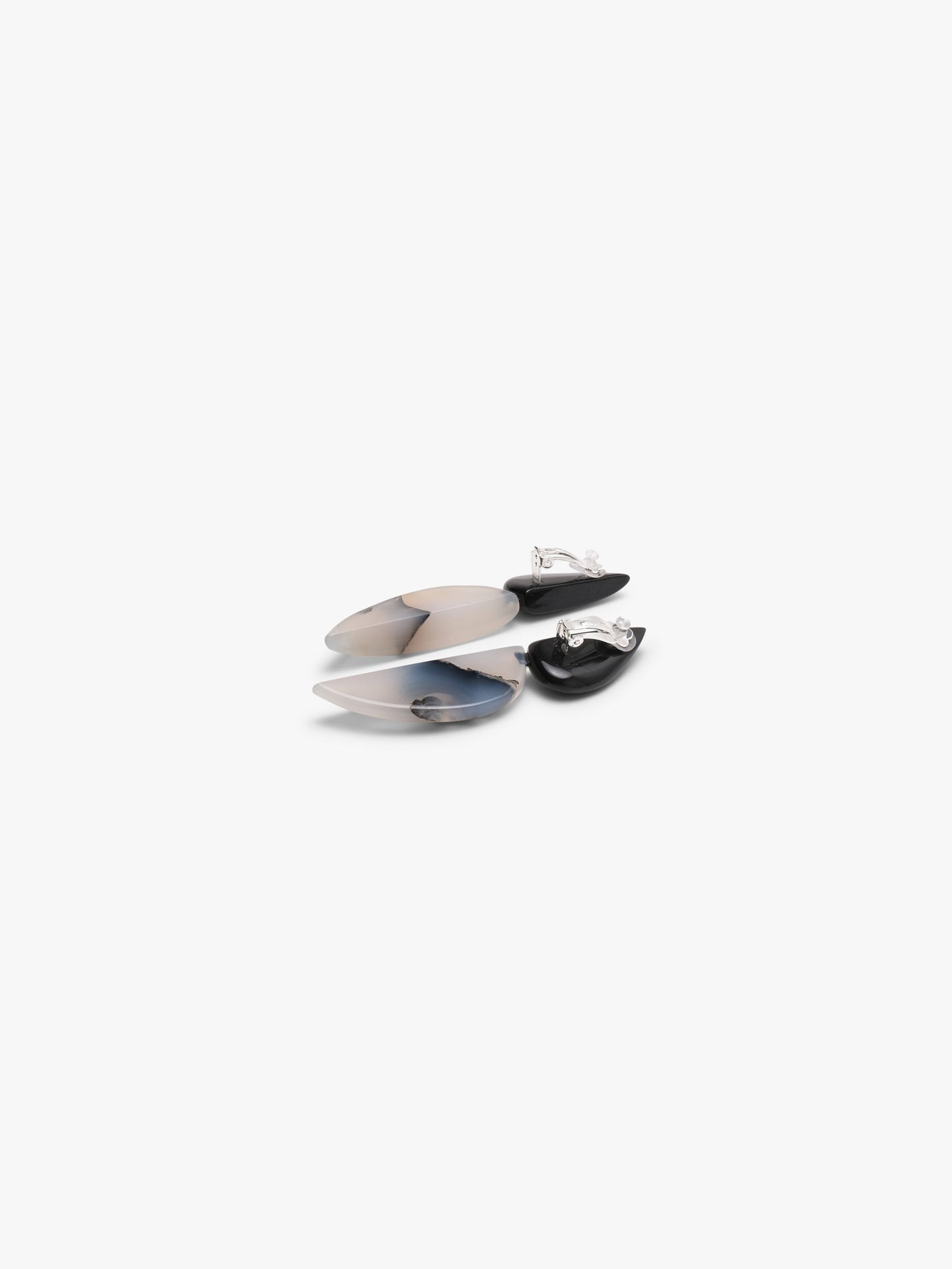 Earrings: agate, horn