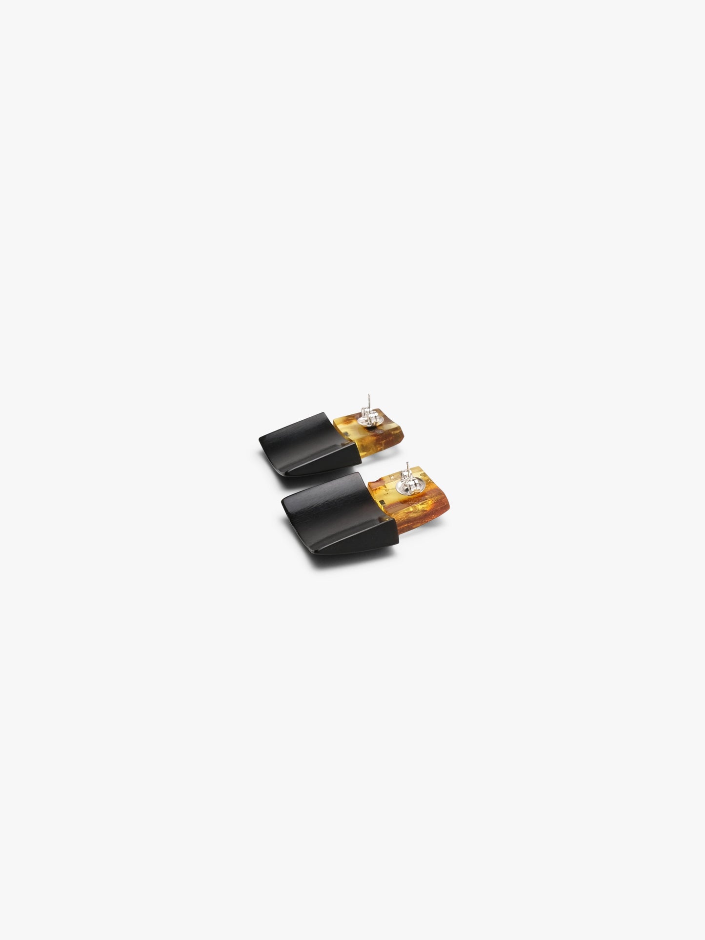 Earrings: amber, horn