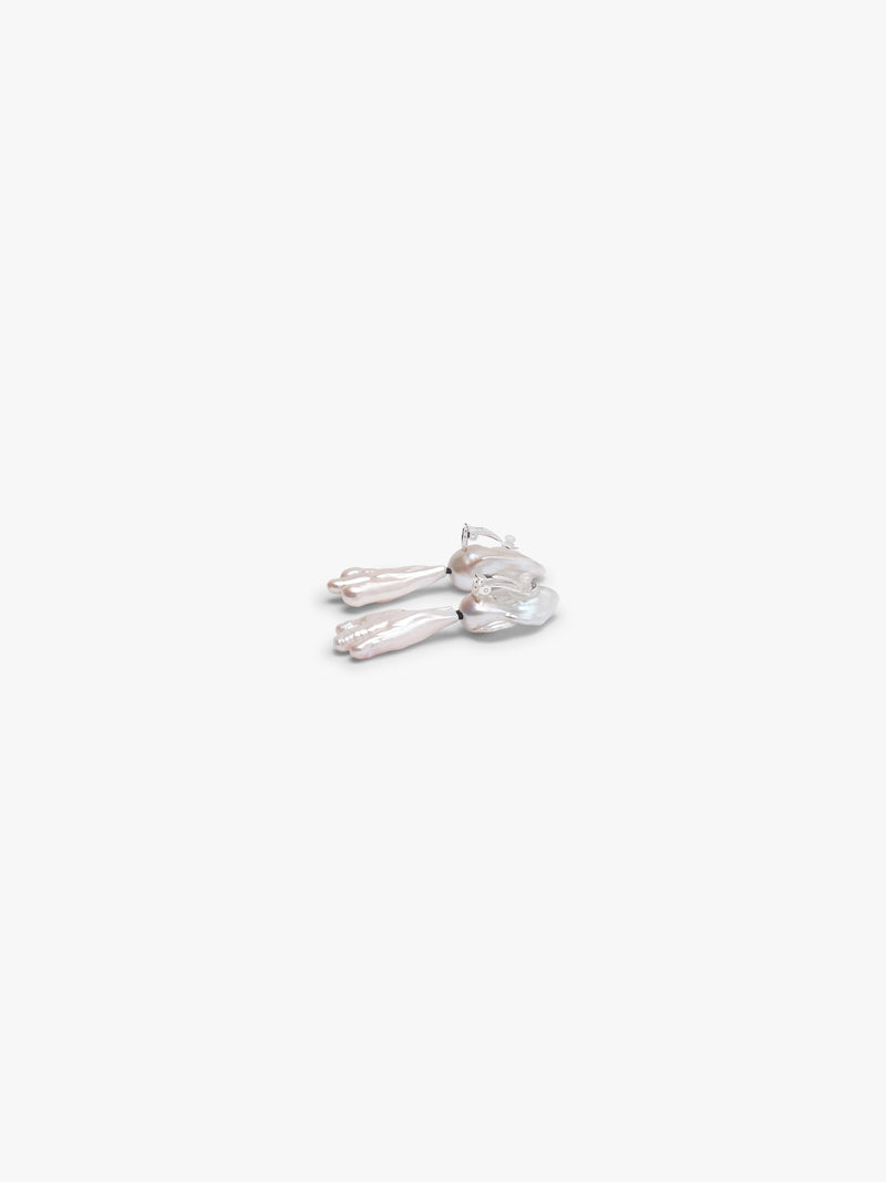 Earrings: baroque pearl