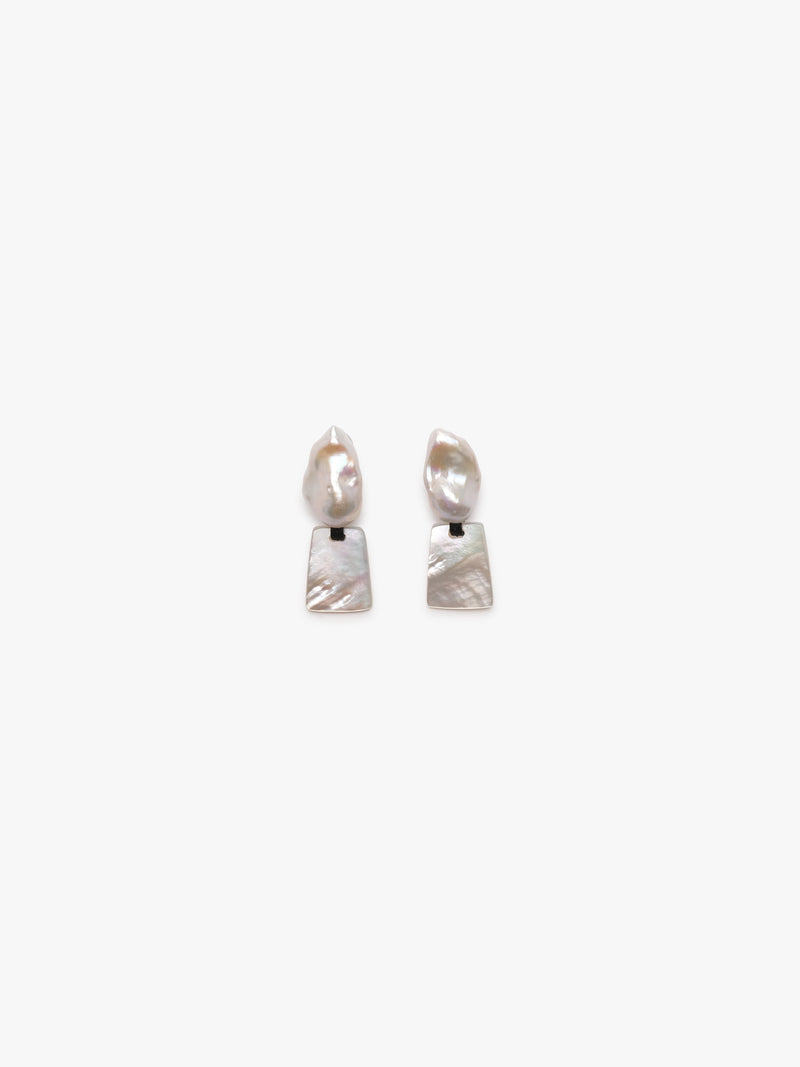 Earrings: baroque pearl, mother of pearl