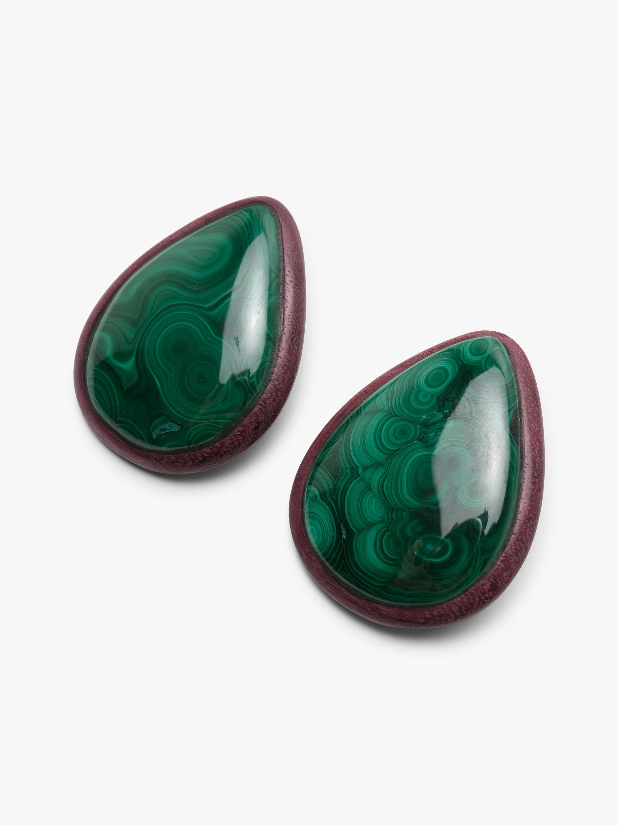 Earrings: malachite, amaranth
