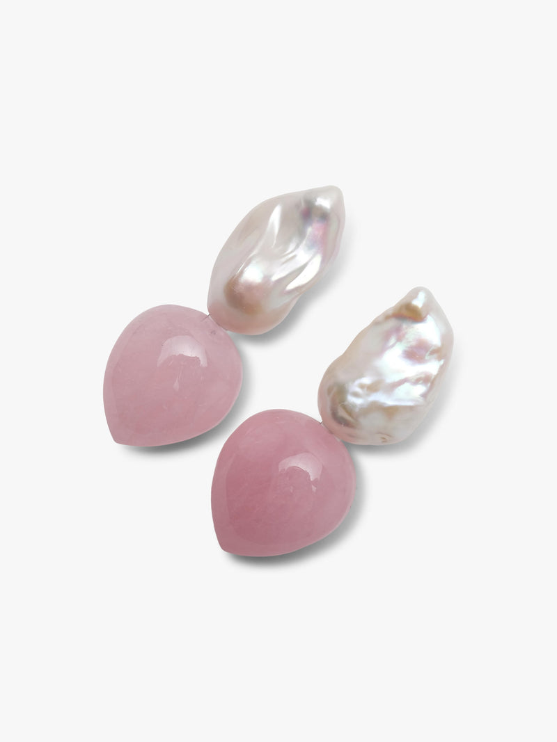 Earrings: baroque pearl, rosequartz
