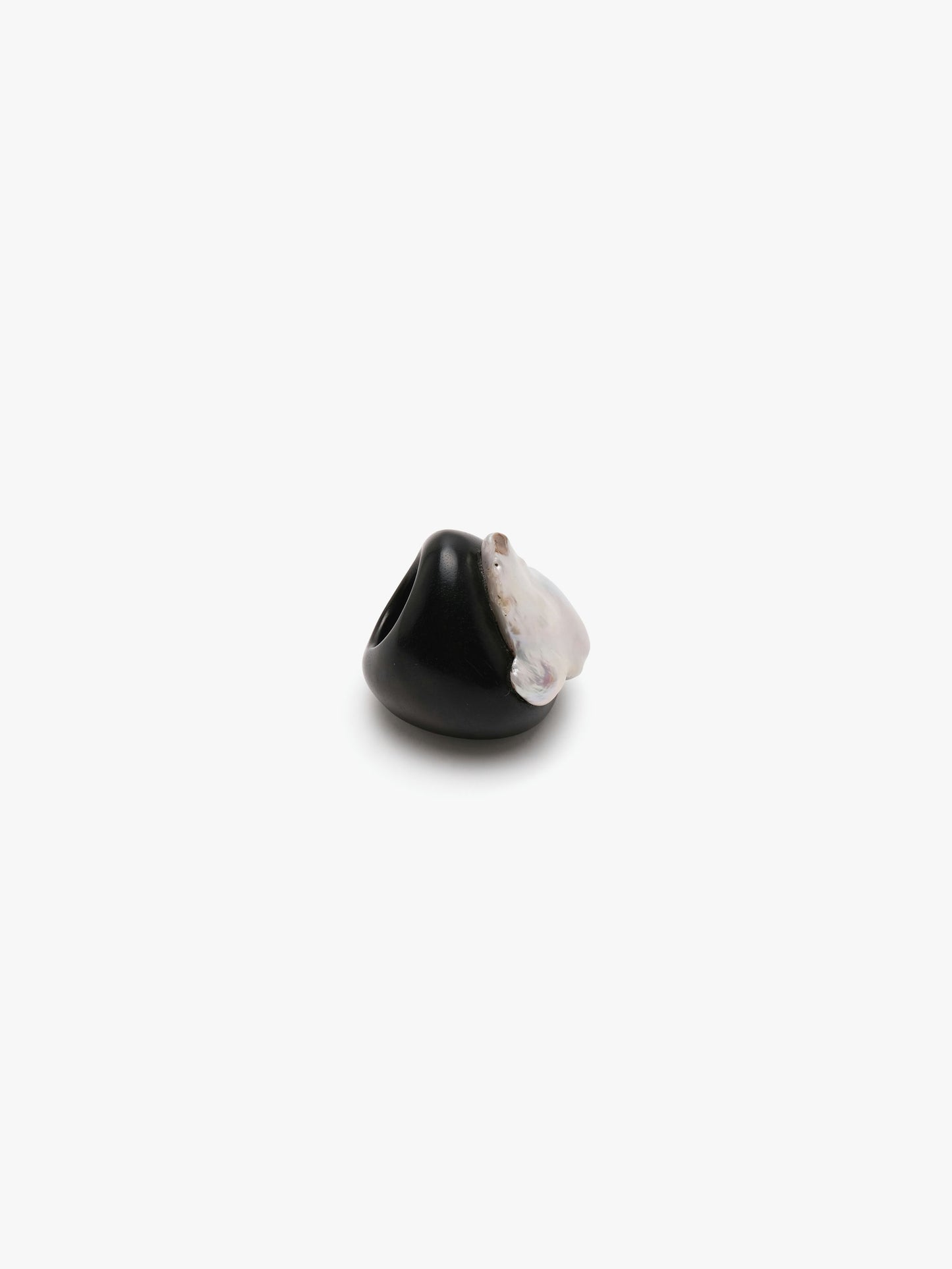 Ring: baroque pearls, ebony