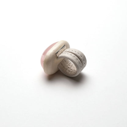 Ring: rosequartz, bone