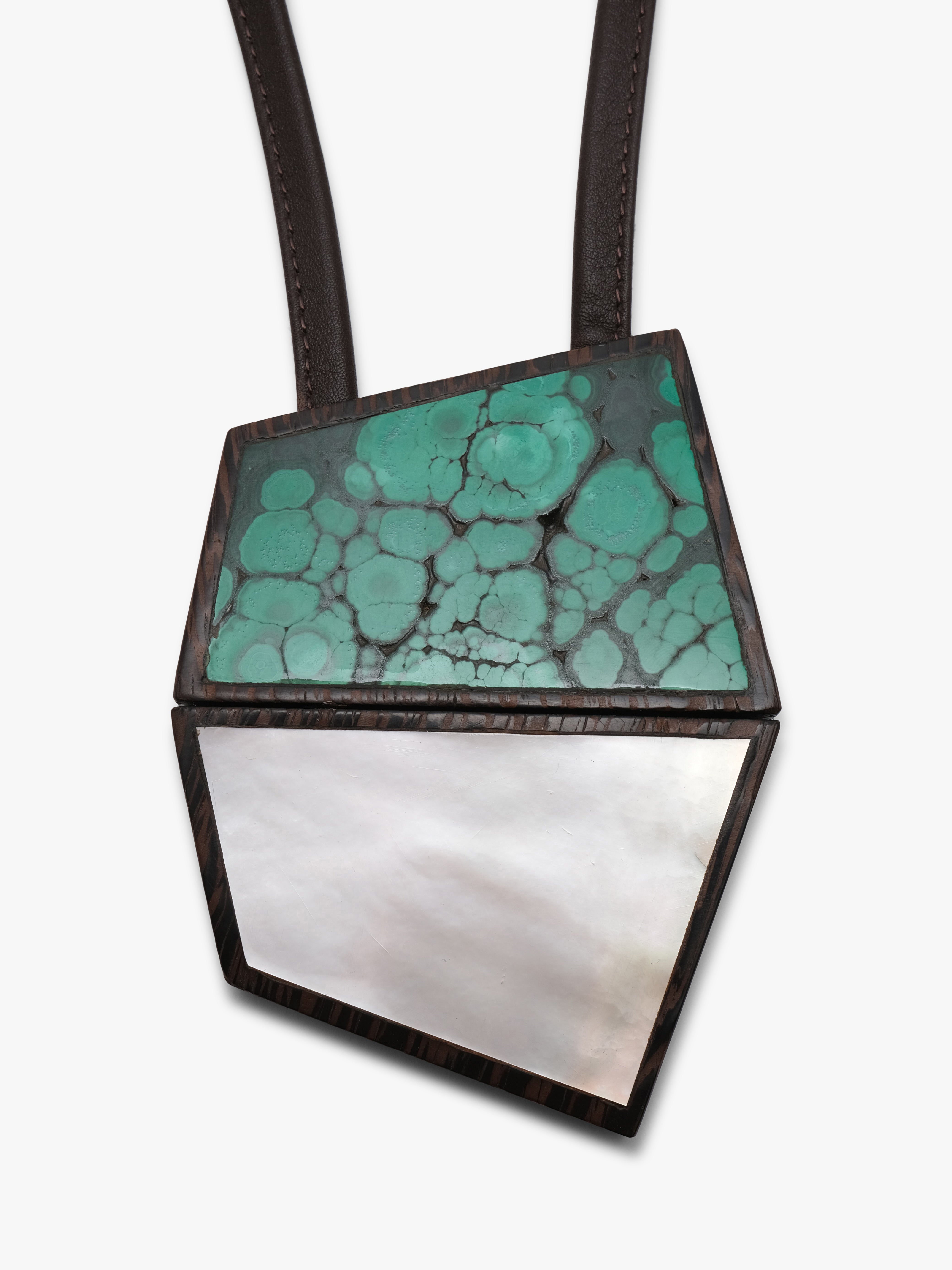 Pendant: pearl, malachite, wengé