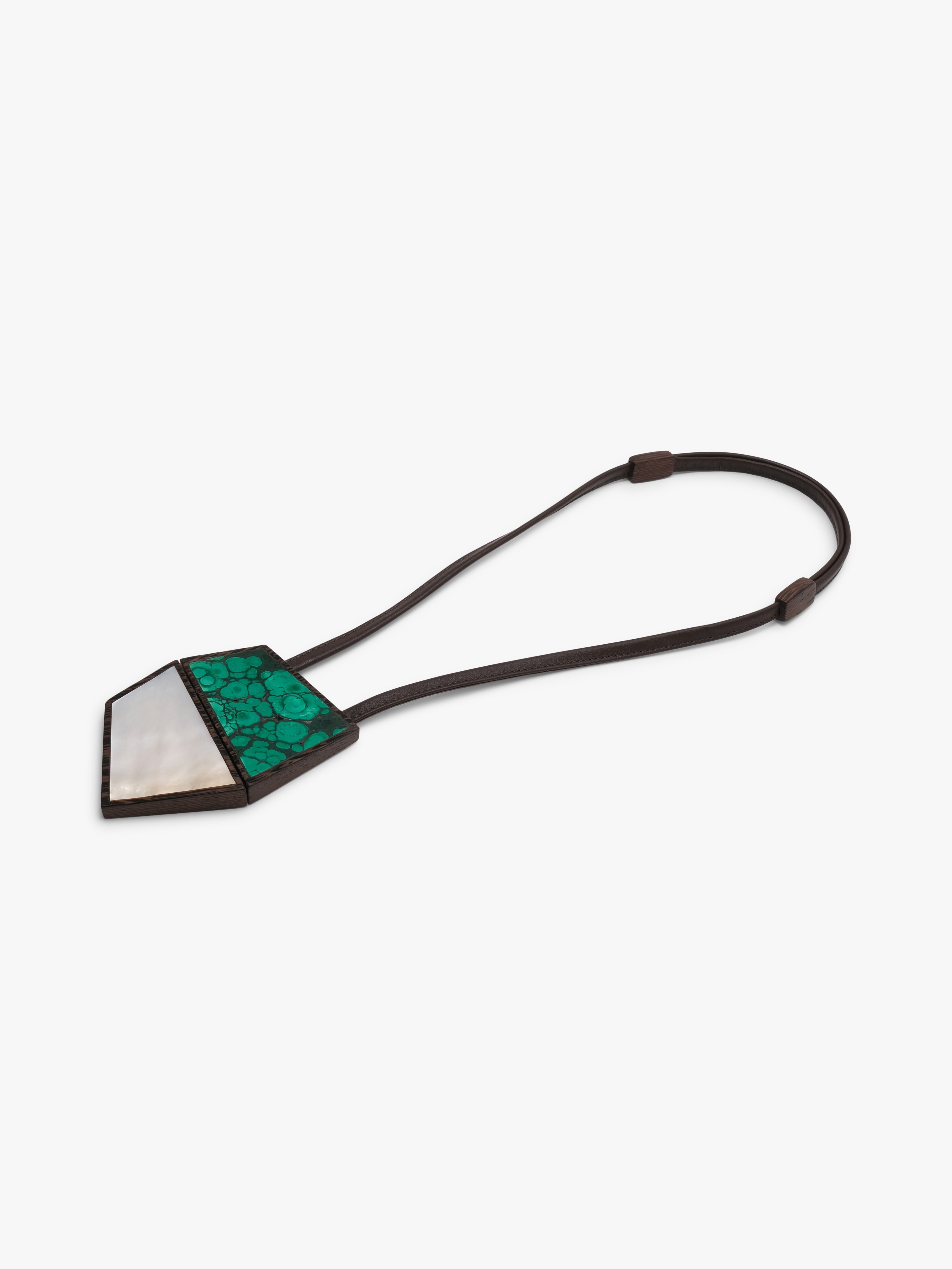 Pendant: pearl, malachite, wengé