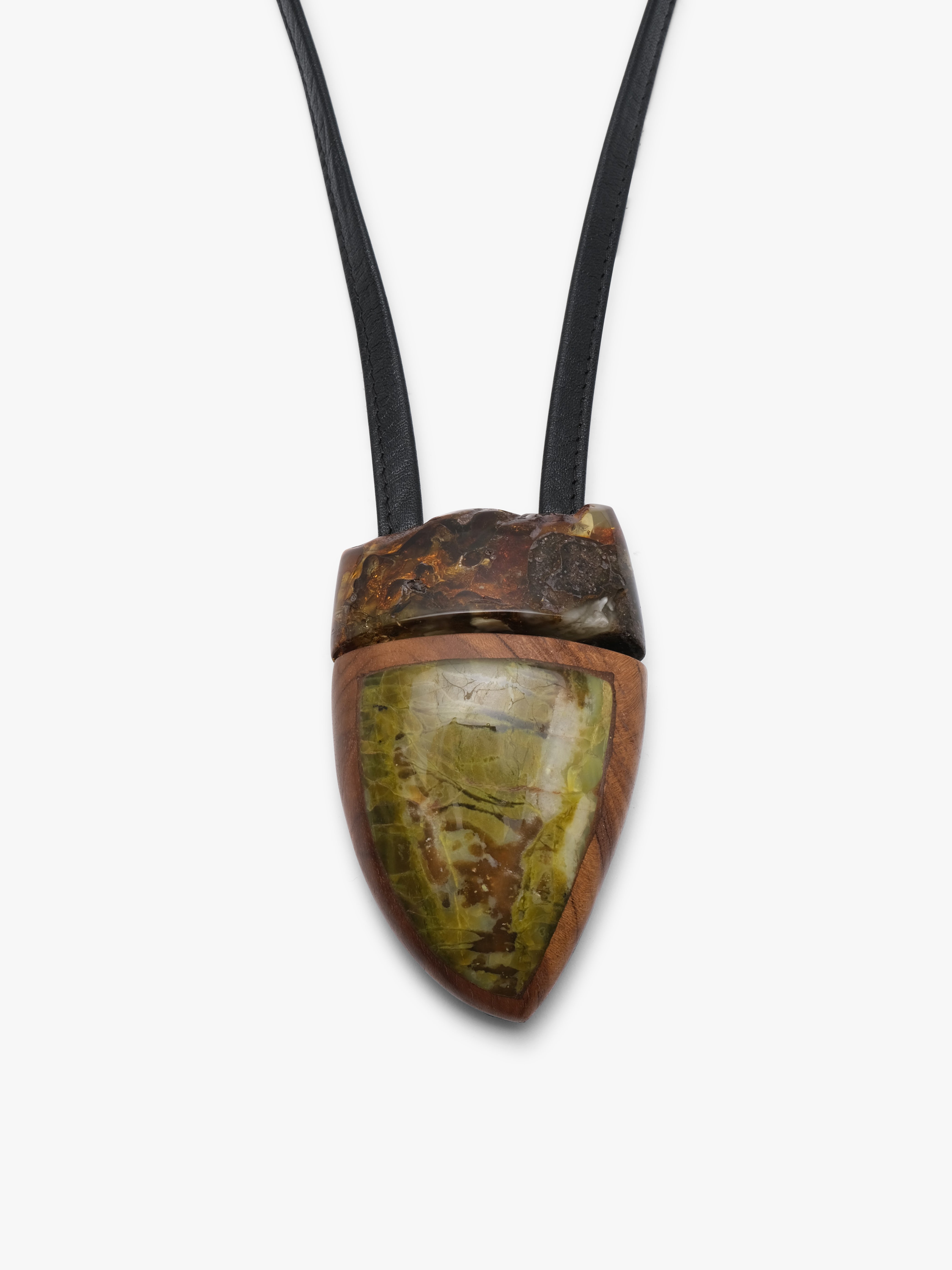 Pendant: amber, serptentine, briar wood