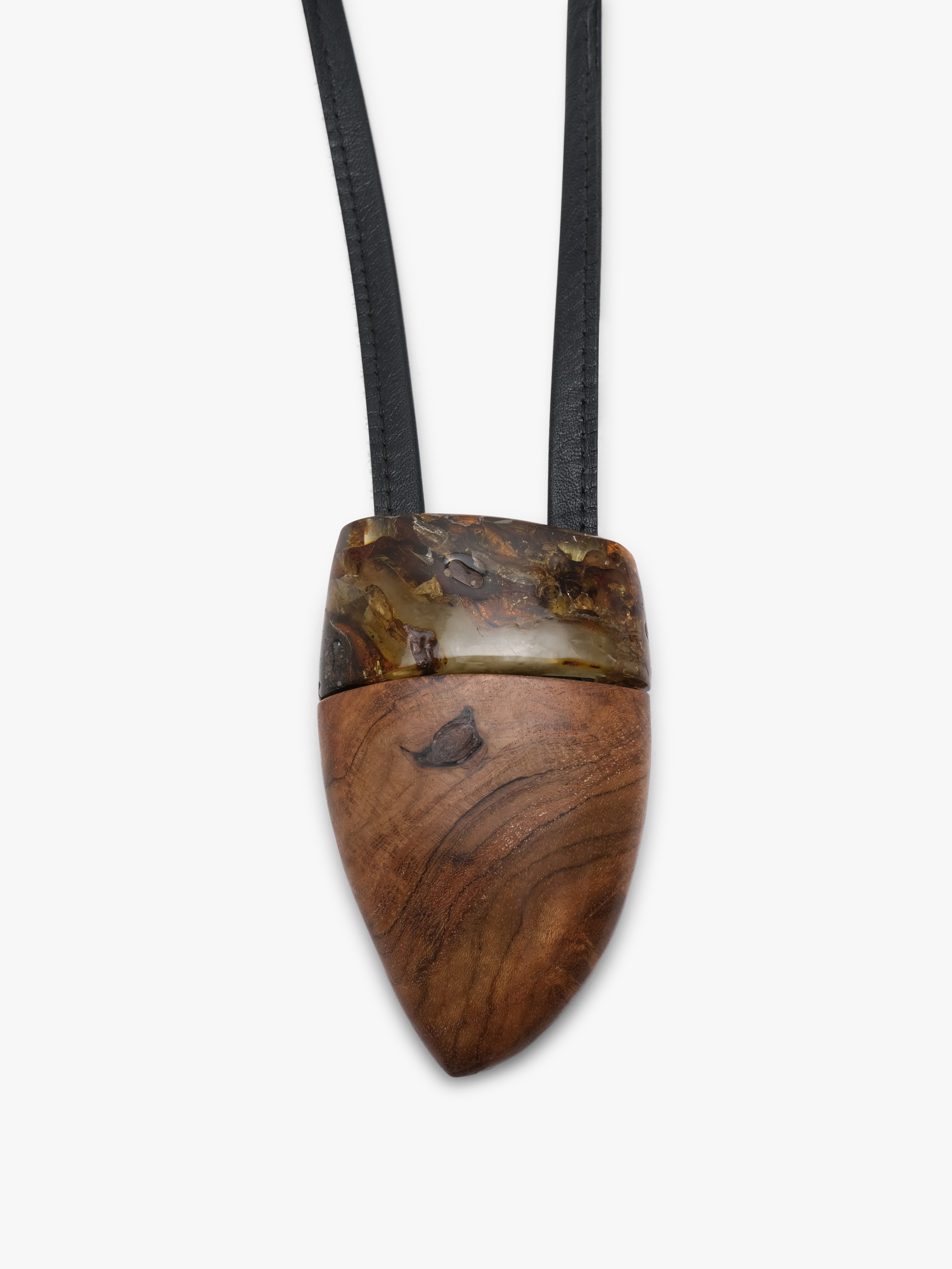 Pendant: amber, serptentine, briar wood