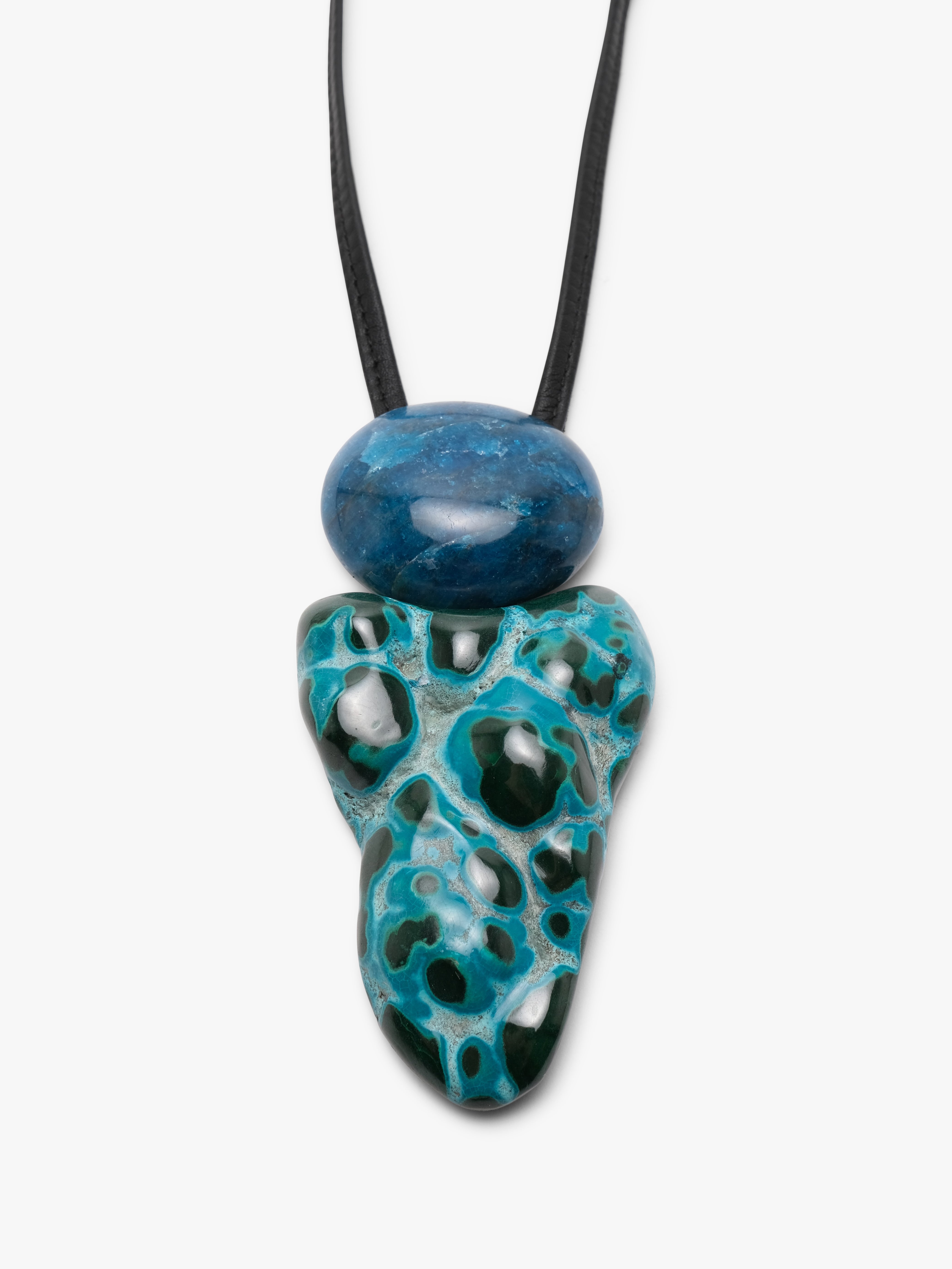 Pendant: malachite, apatite