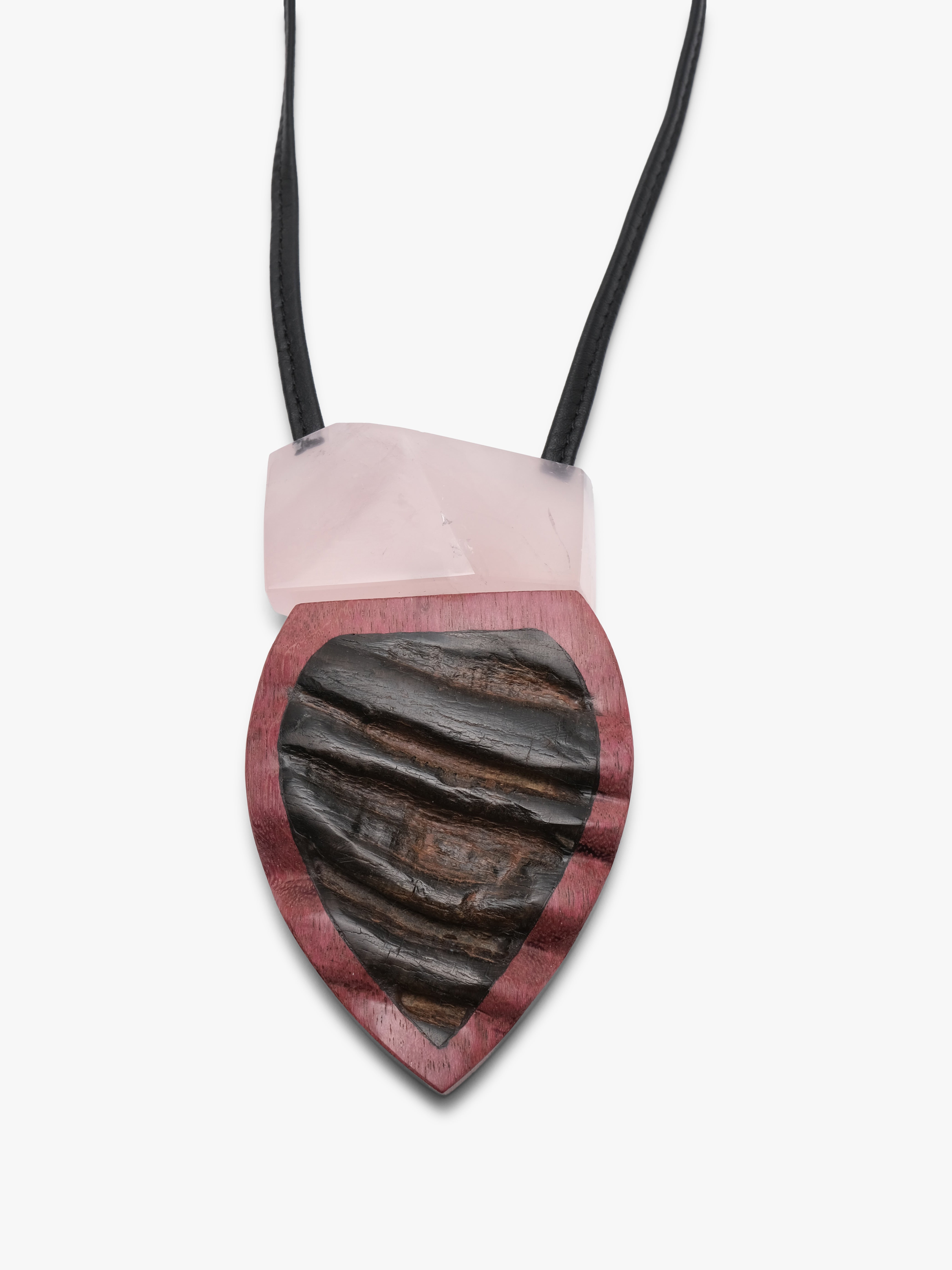 Pendant: horn, rosequartz, amaranth