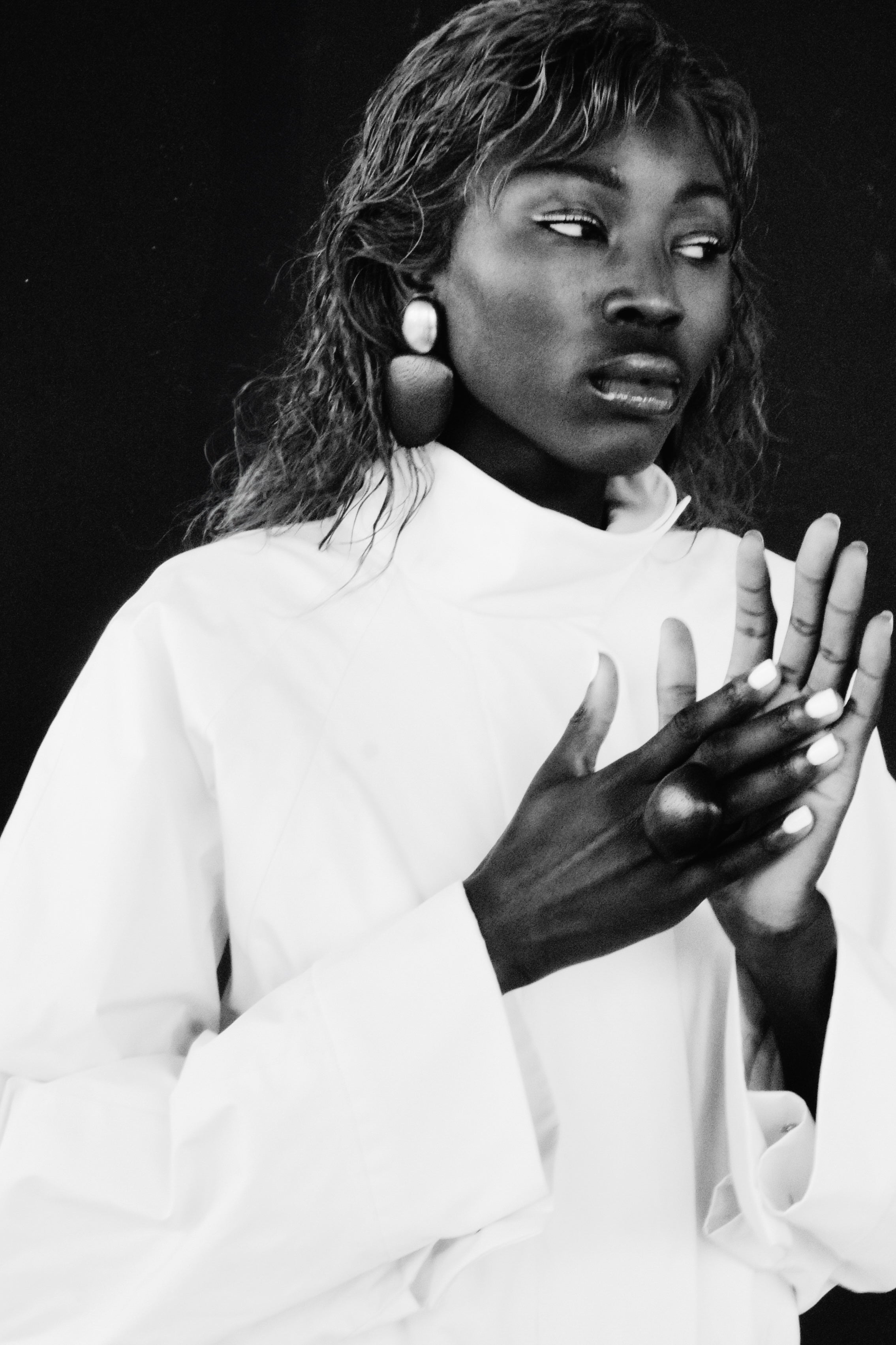 Luma earrings: acacia, dark silverfoil