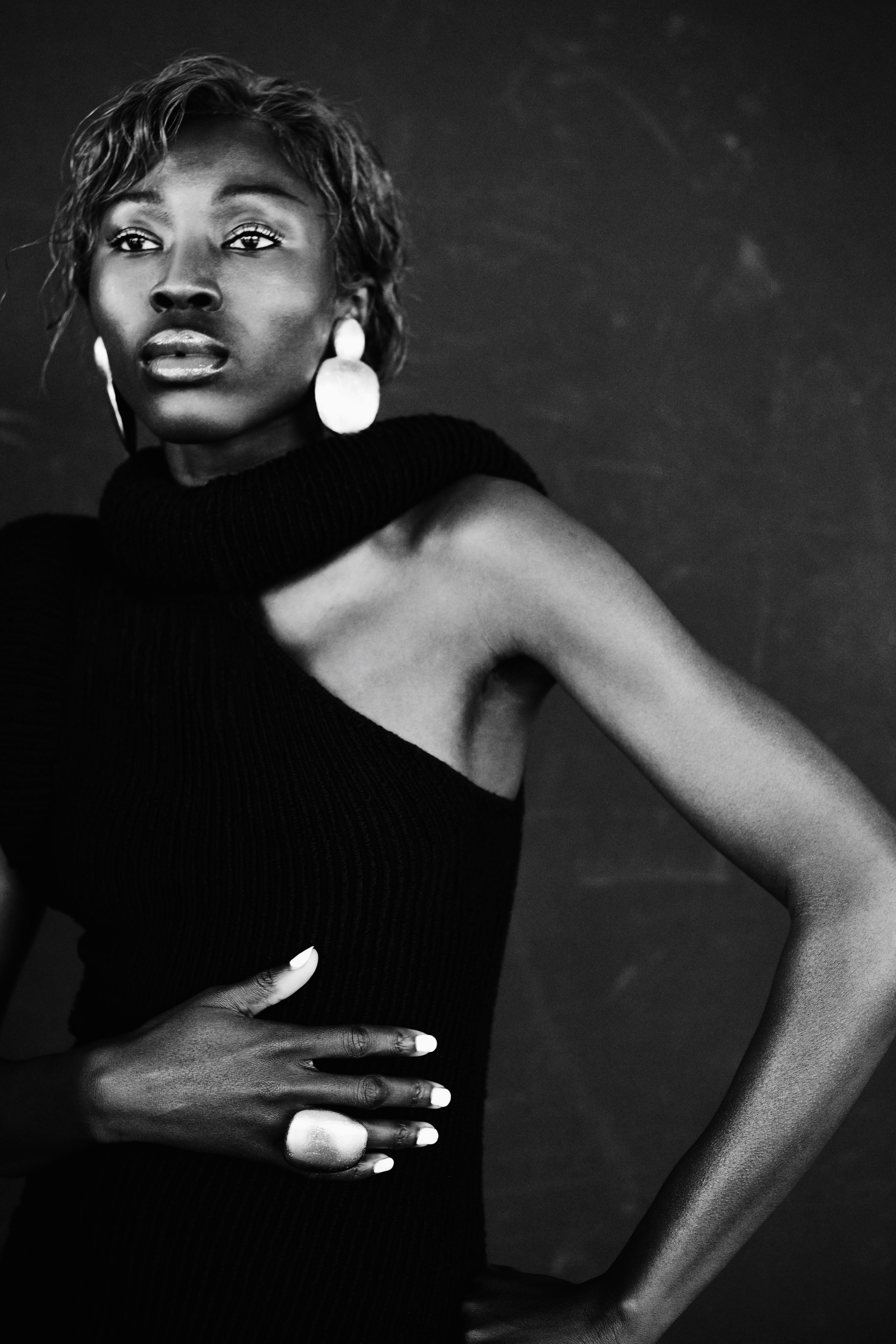 Luma earring: silverfoil, acacia wood