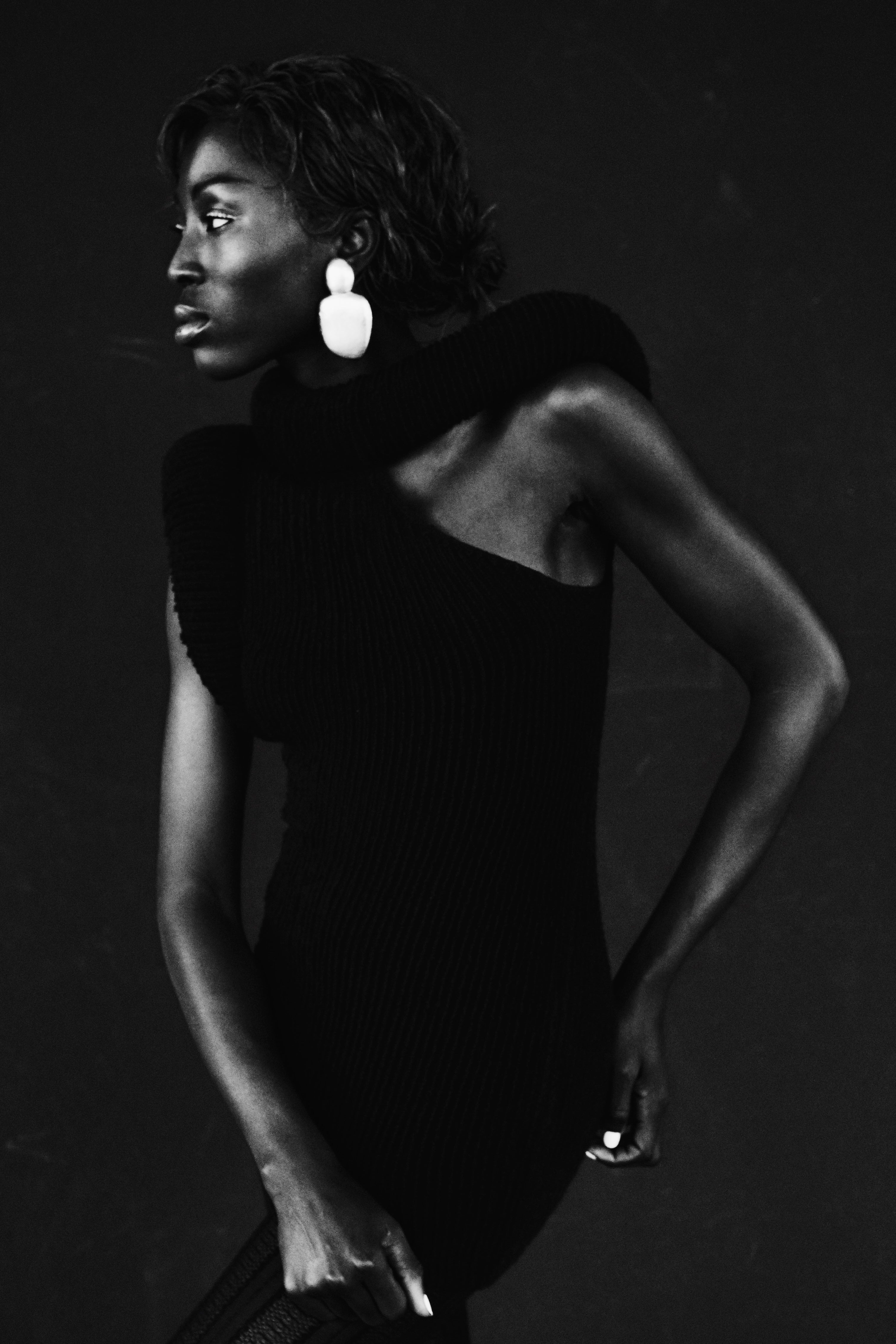 Luma earring: silverfoil, acacia wood