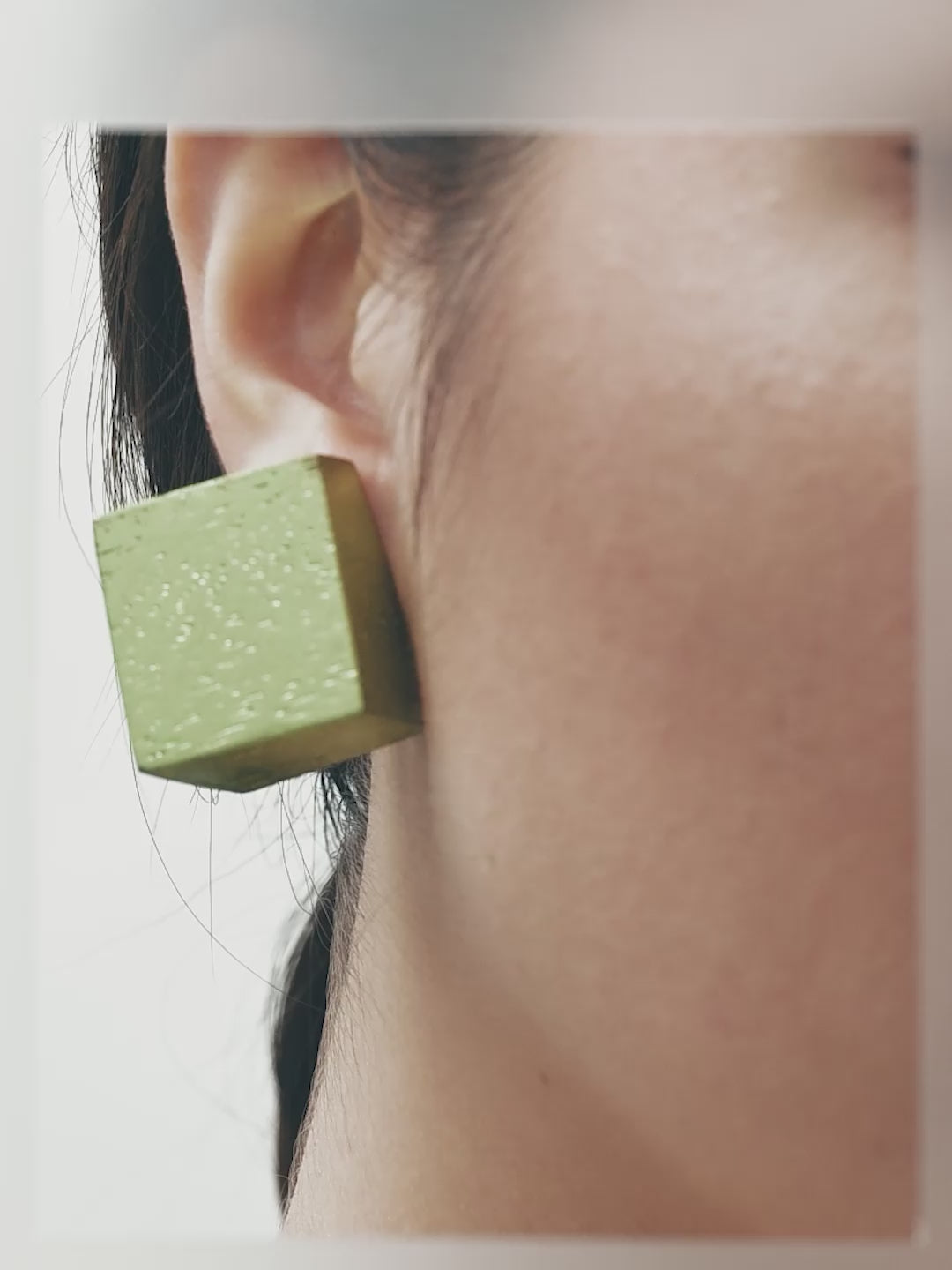 Venia earrings: green