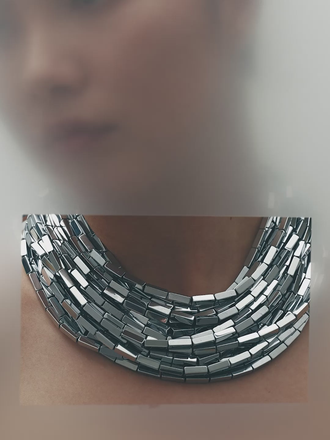 Hilver necklace: hematite stone