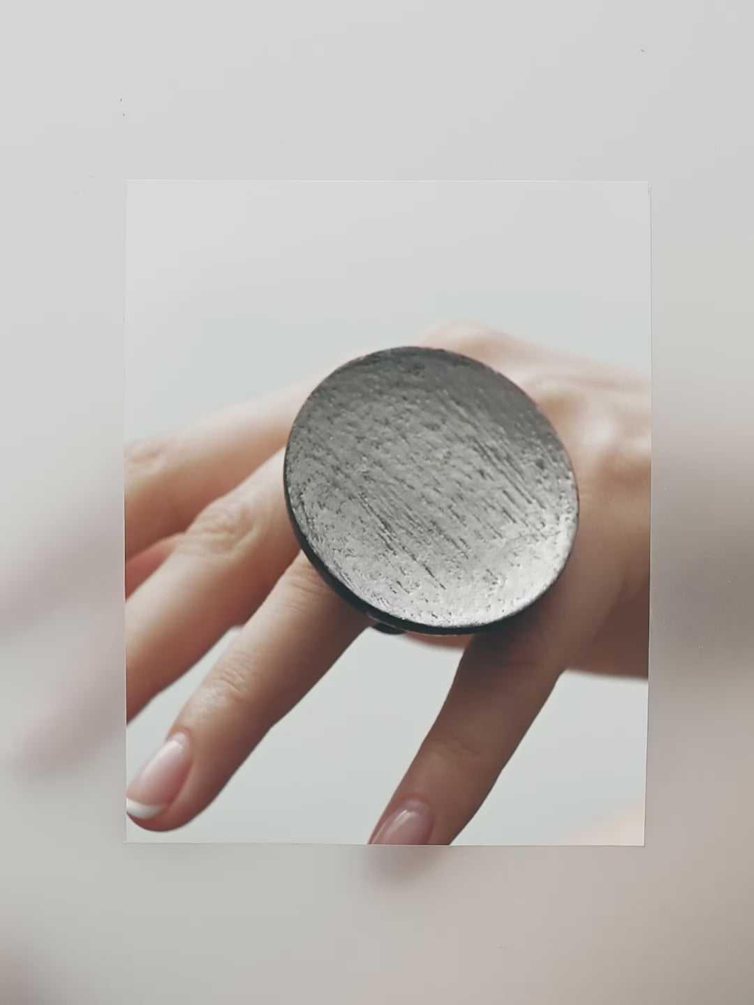 Sora ring: acacia, silverfoil, leather