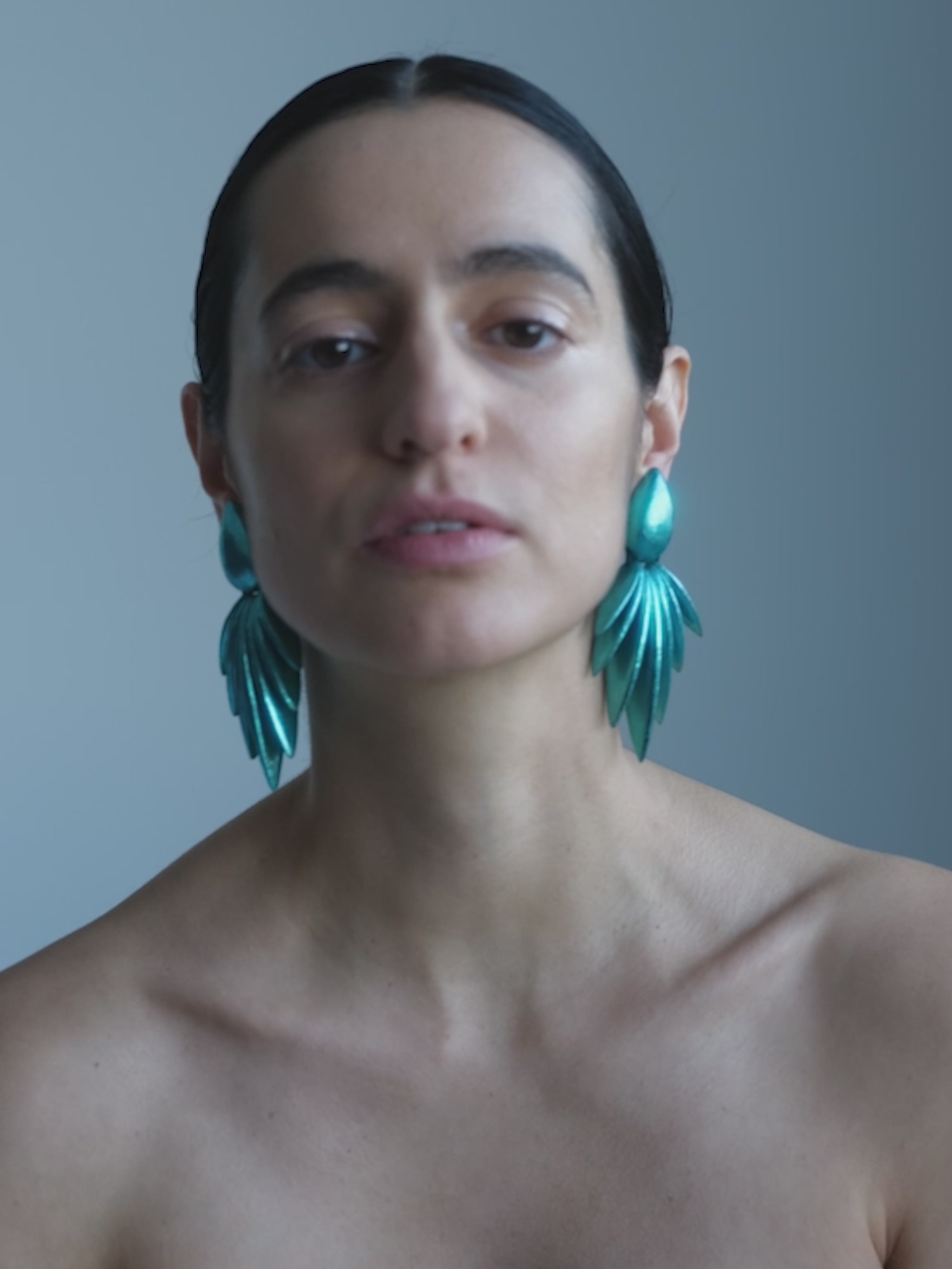 Quasi earrings: acacia, bluefoil