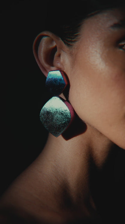 Amia earring: multi-coloured foil