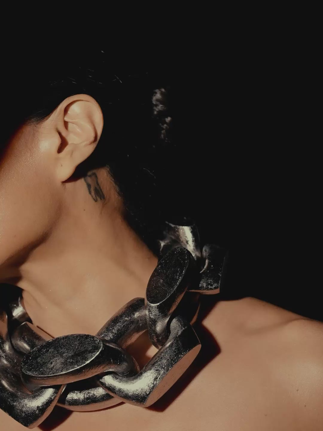 Aella necklace: acacia, silverfoil