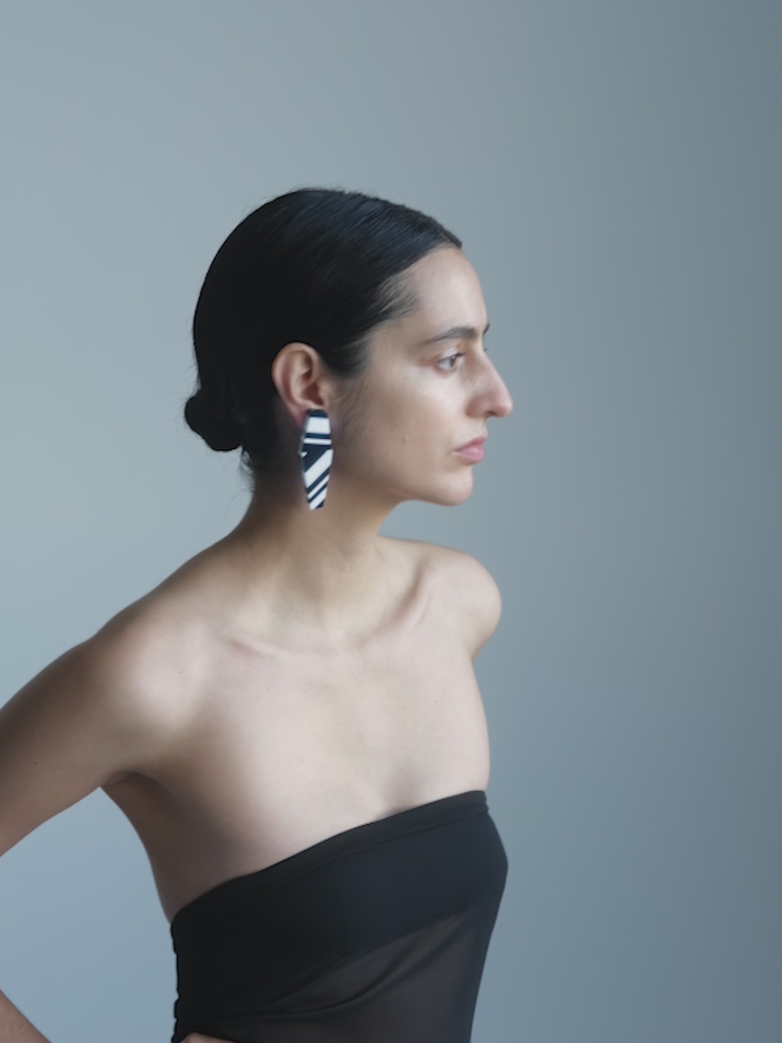 Ary earrings: striped greencast