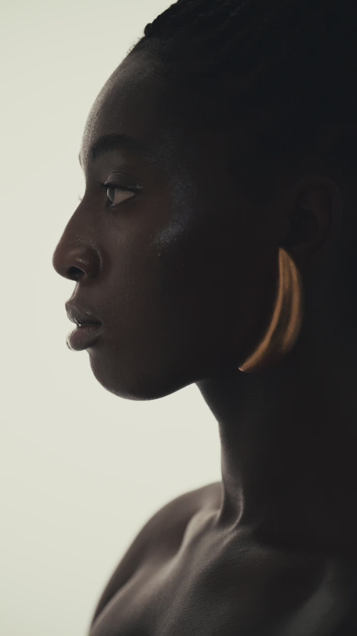 Helion earclips gold