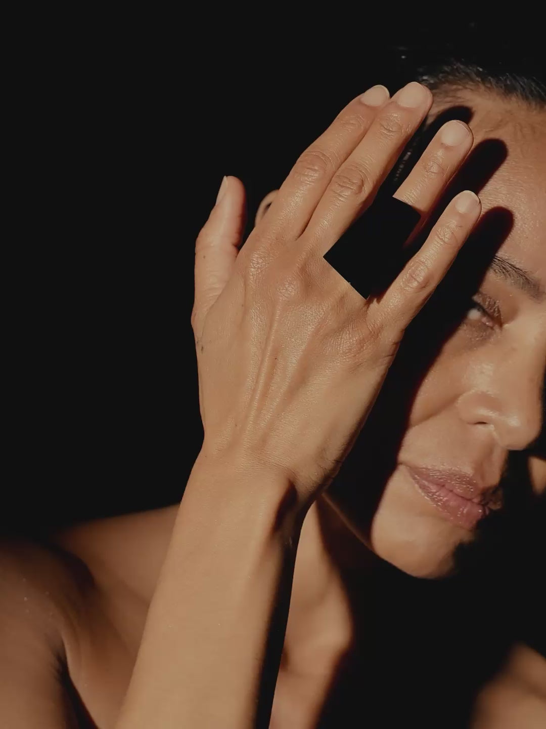 Syva ring: black greencast