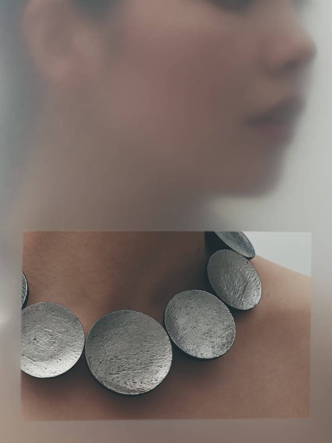 Glacia necklace: acacia, silverfoil