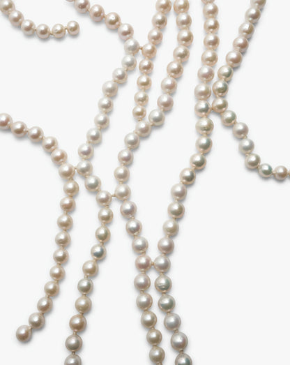 Necklace: showpiece of freshwater pearls