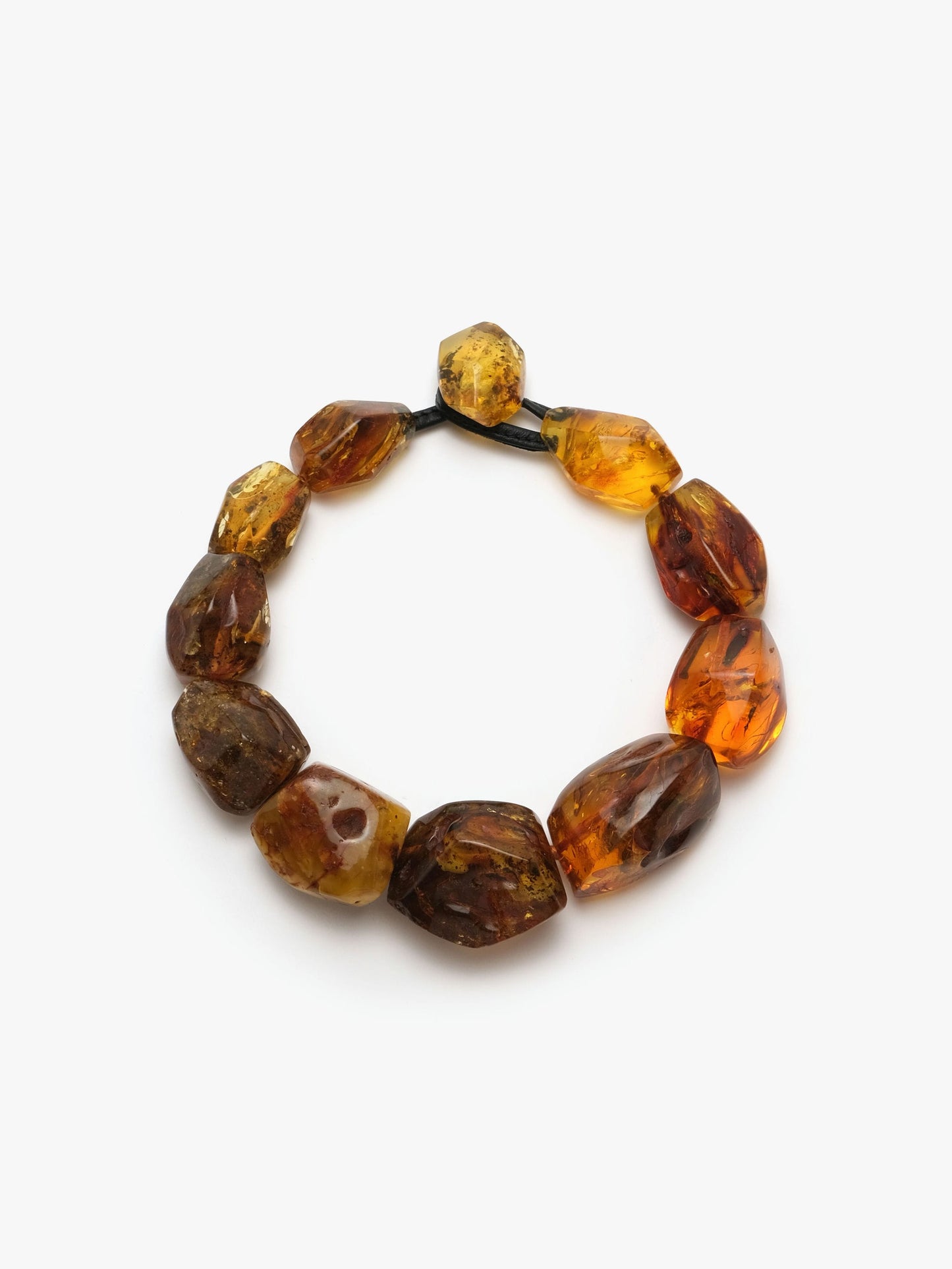 Necklace: amber