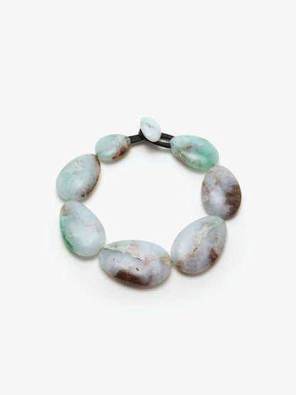 Necklace: chrysoprase with motherstone