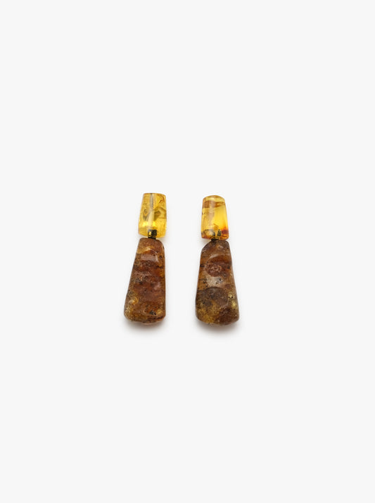 Earring: amber