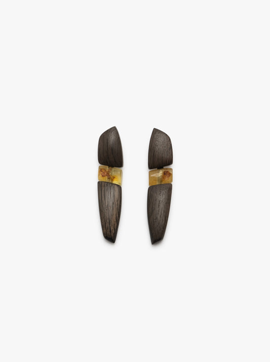 Earring: amber, bog oak
