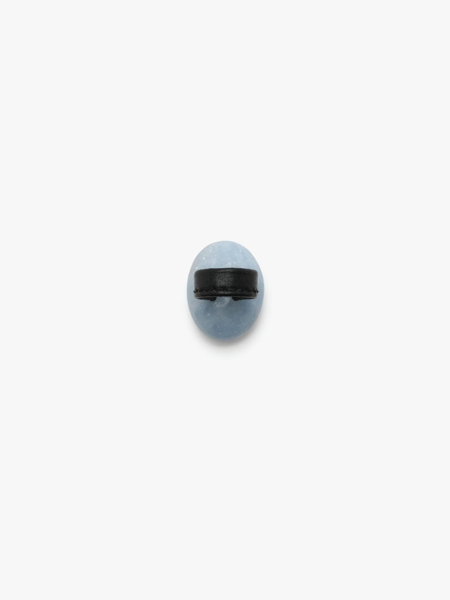 Ring: chalcedony, leather