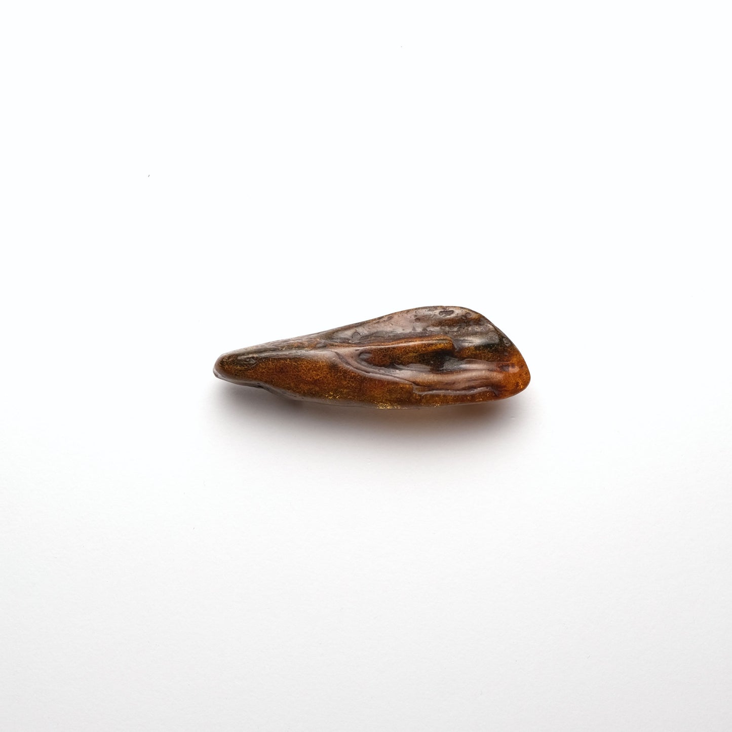 Hair clip in amber