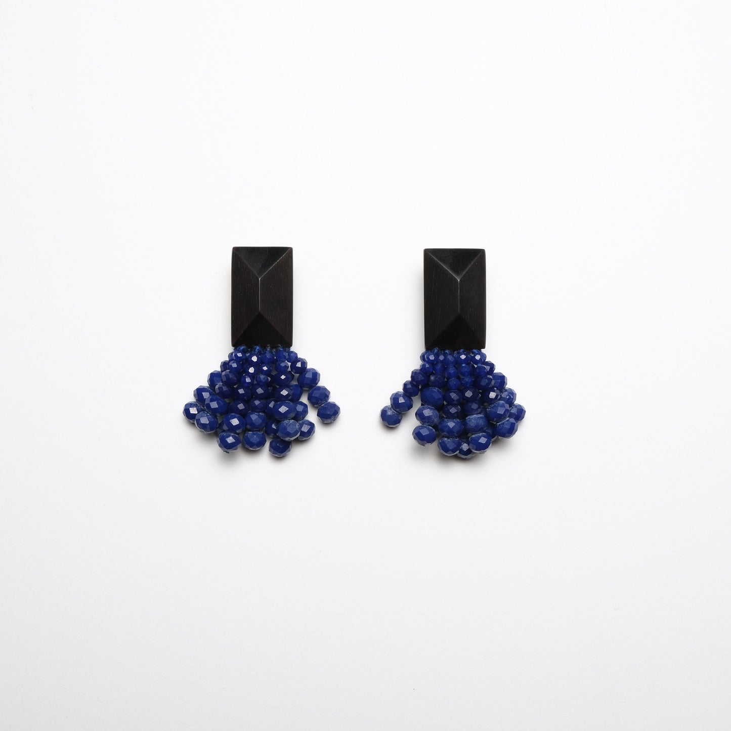Earrings in blue glass crystal