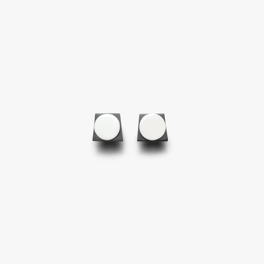 Rue stud earrings black