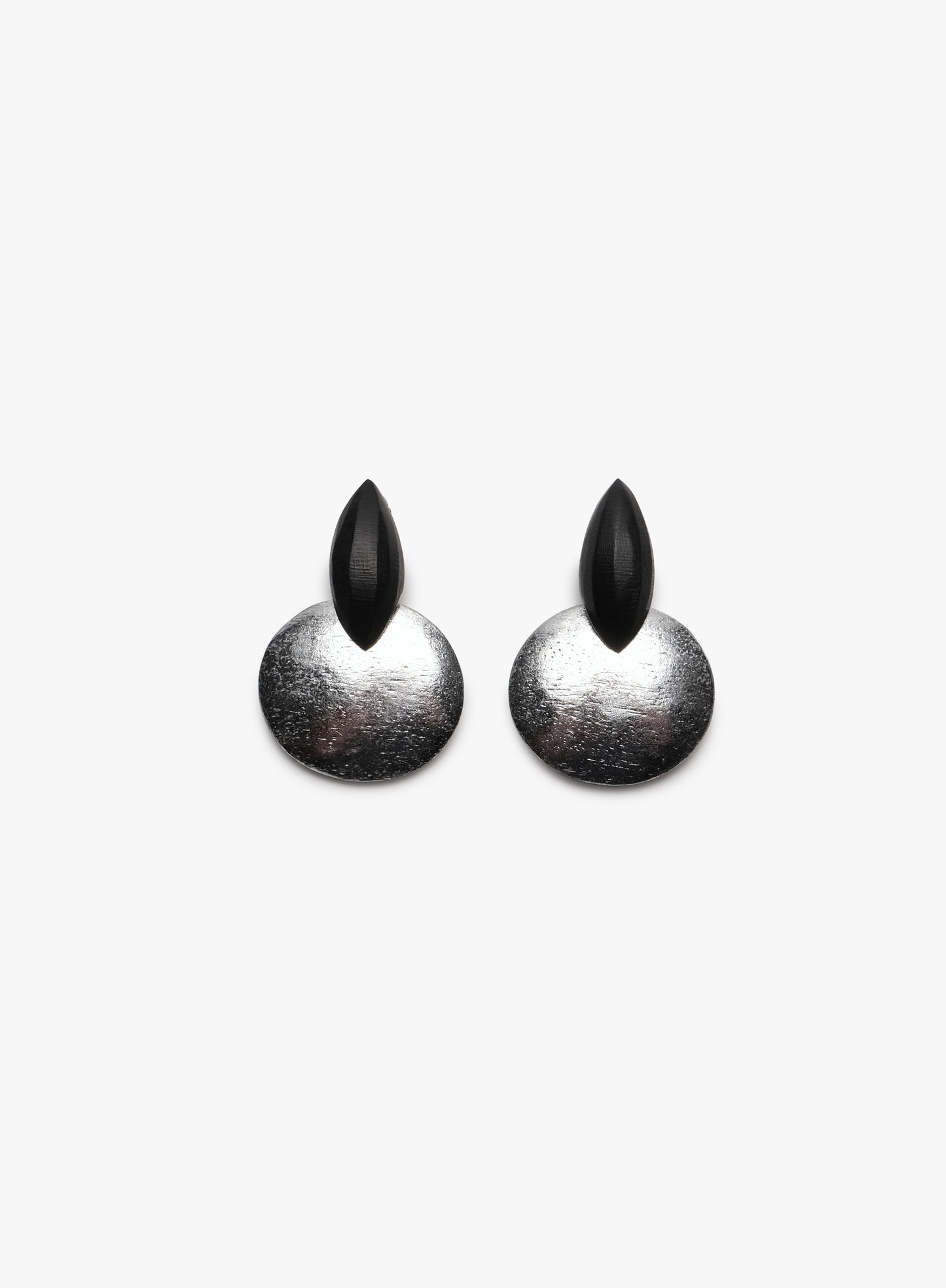 Monies Phasi earring: Acacia, silver foil