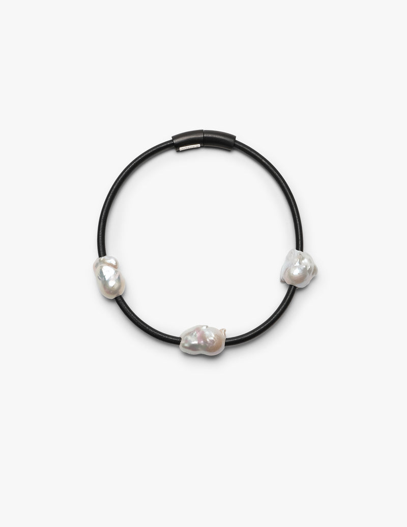 Mint necklace: baroque pearls, leather