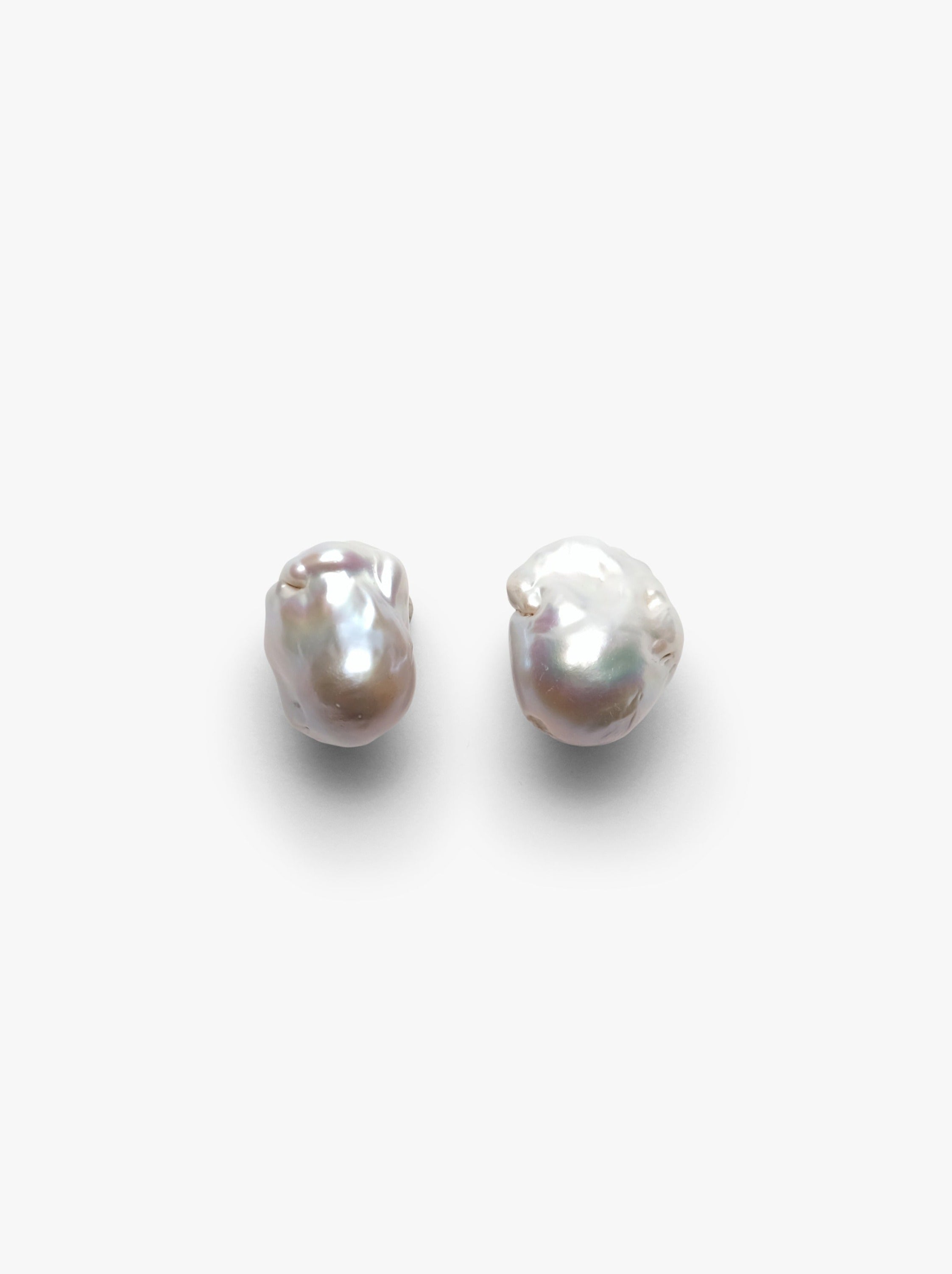 Mint stud earrings: baroque pearl