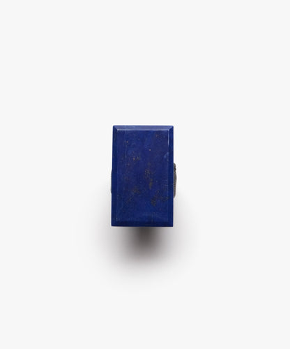 Ring: lapis lazuli and leather, Monies